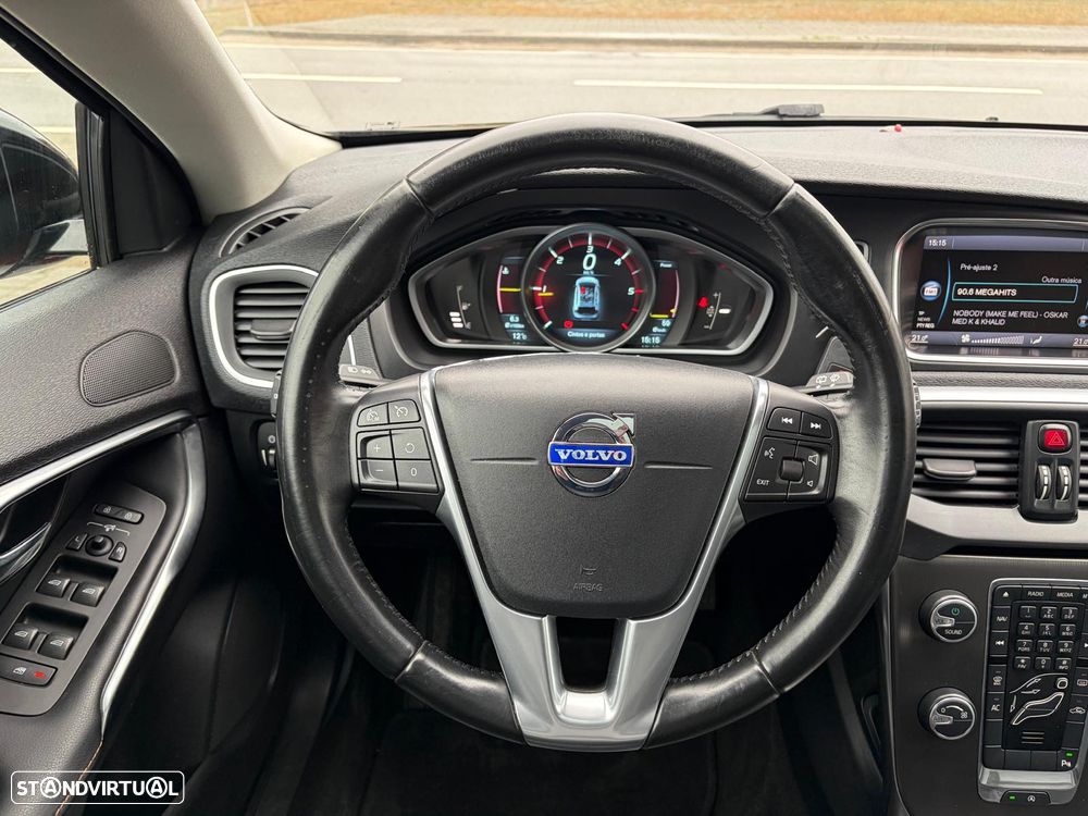 Volvo V40 Cross Country D2 Momentum - 36