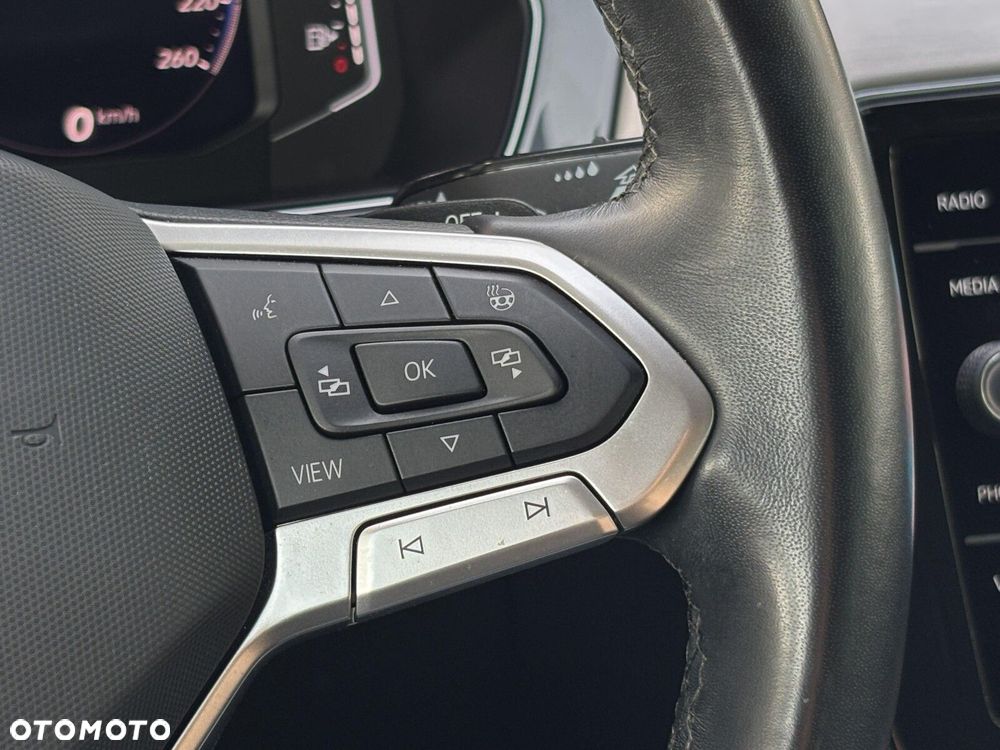 Volkswagen Passat Variant 2.0 TDI SCR Elegance DSG - 18