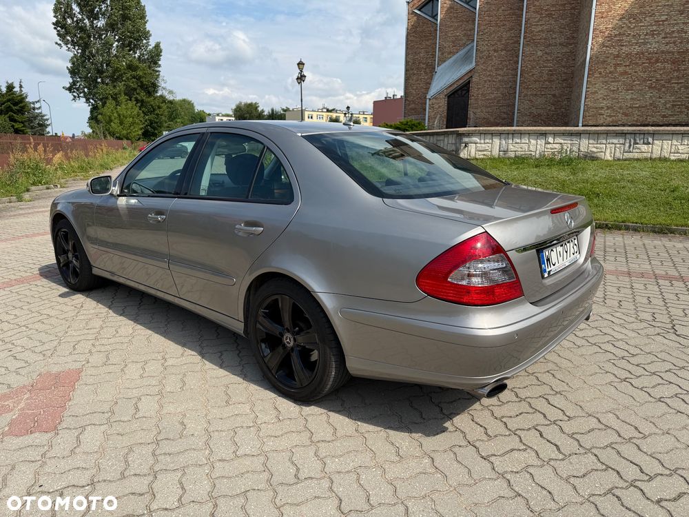 Mercedes-Benz Klasa E 280 CDI 4-Matic Classic - 9