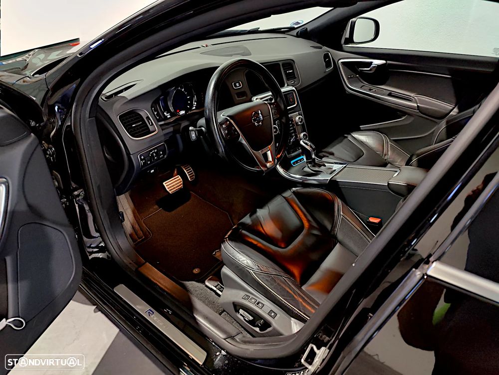 Volvo V60 2.4 D6 R-Design Sum.AWD Phev - 11