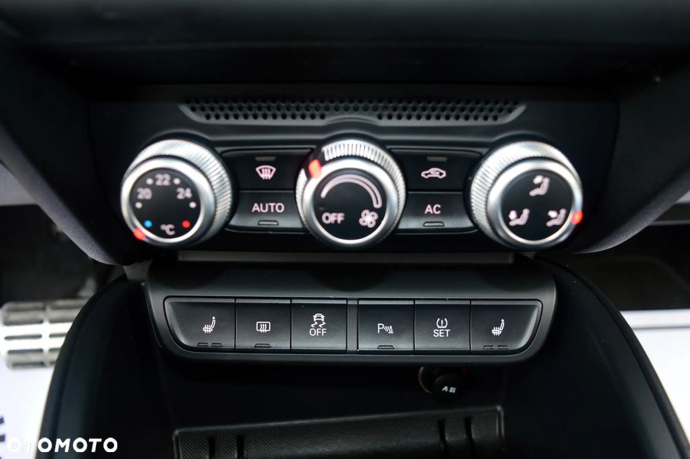 Audi A1 3-drzwiowe 1.4 TFSI S tronic S line Sportpaket - 24