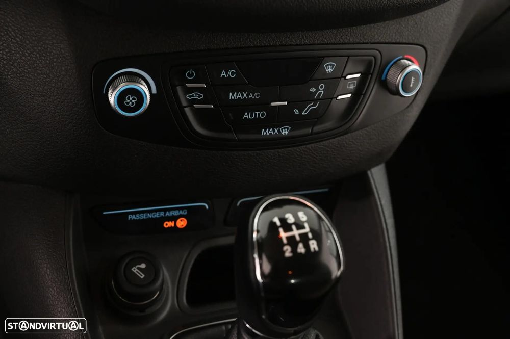 Ford Tourneo Courier 1.0 EcoBoost Titanium - 19