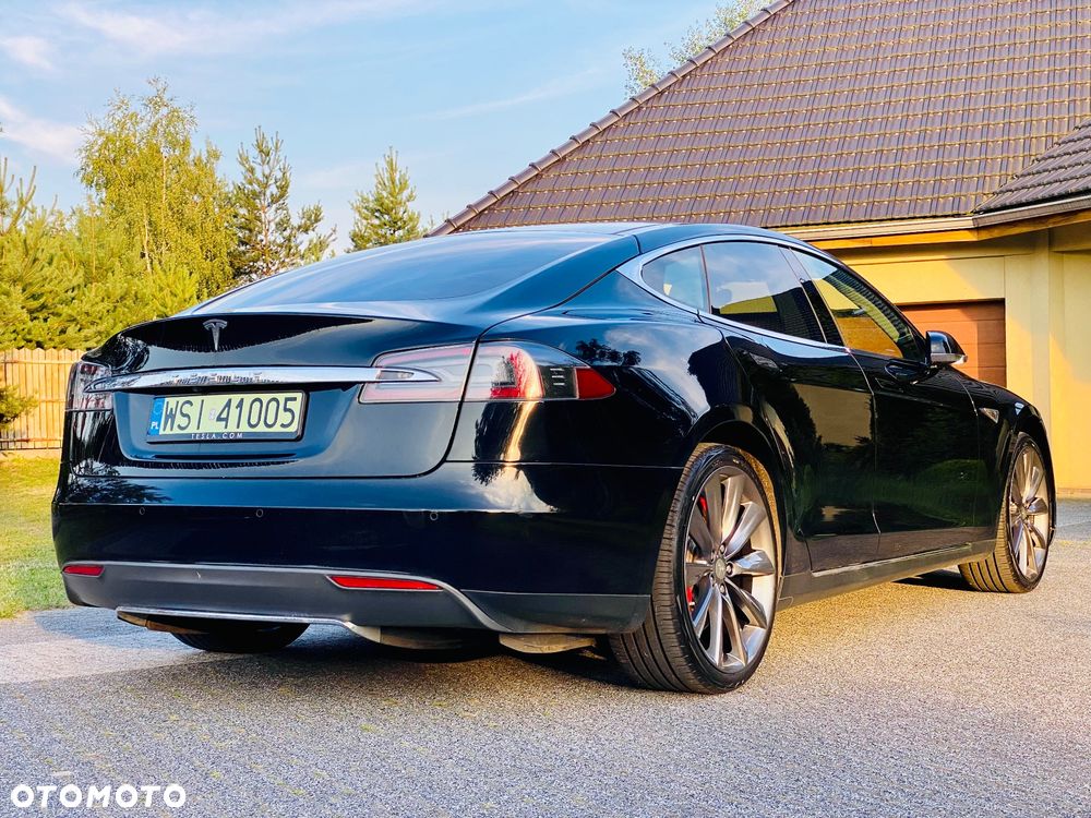 Tesla Model S Performance - 14