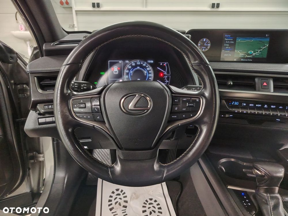 Lexus UX 250h Elegance 2WD - 32