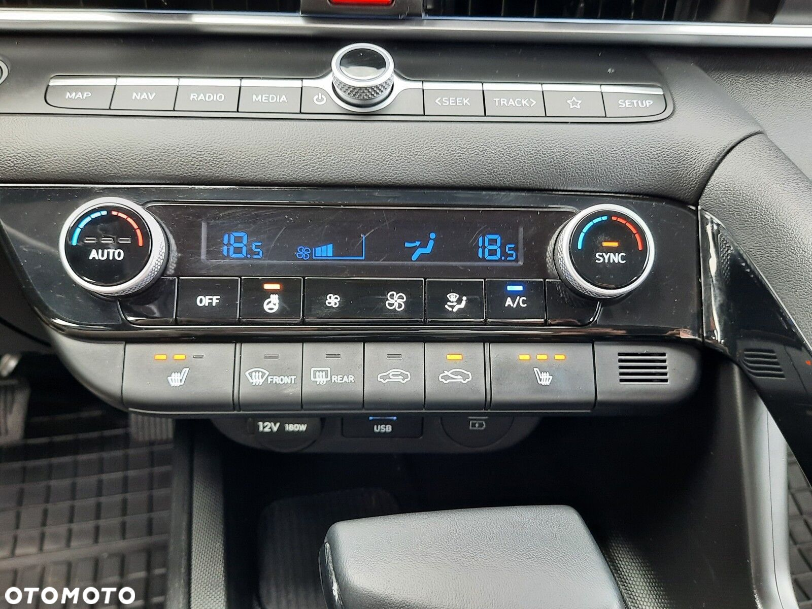 Hyundai Elantra - 8
