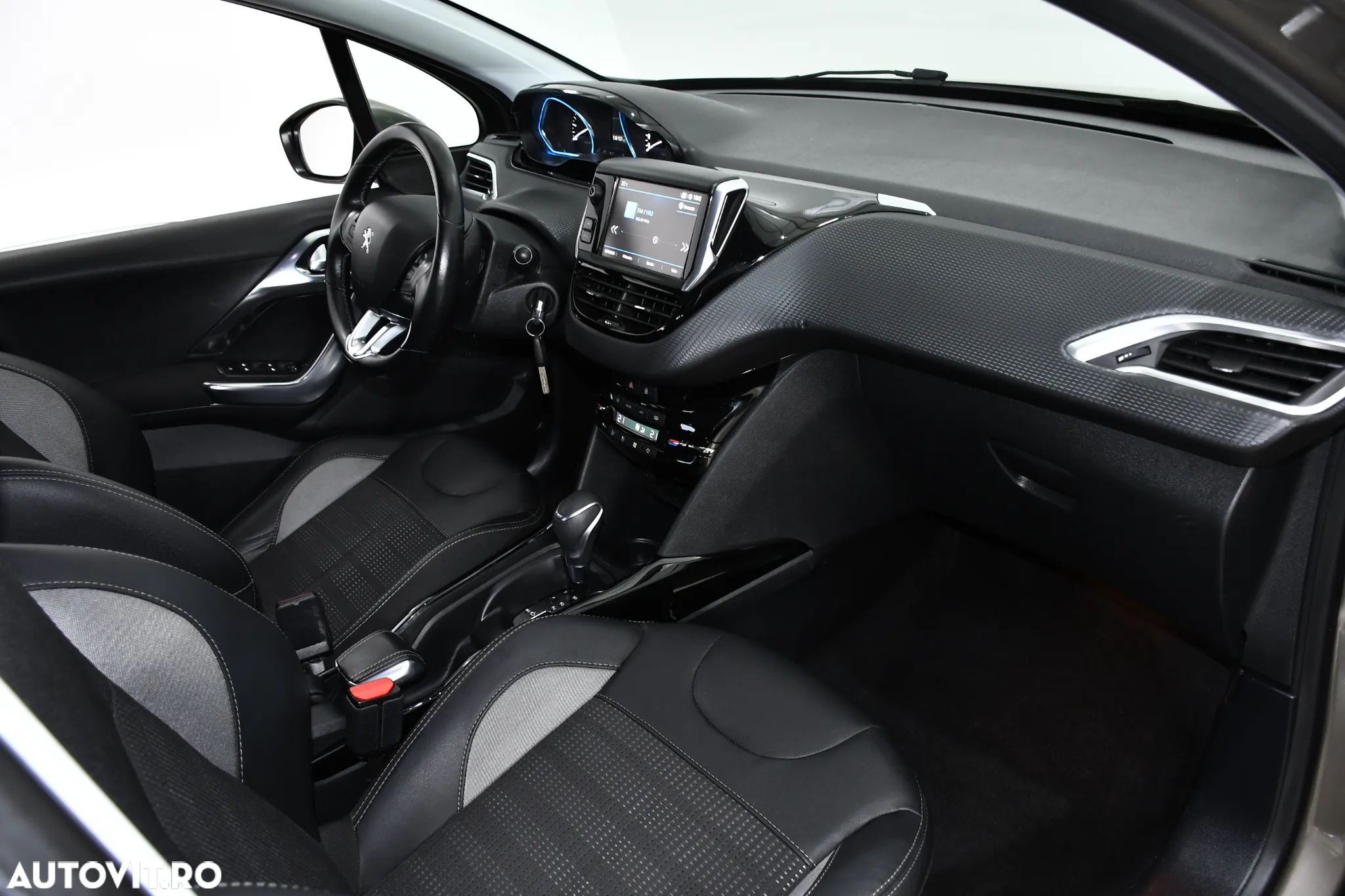 Peugeot 2008 1.2 PureTech Turbo EAT6 S&S Allure - 6