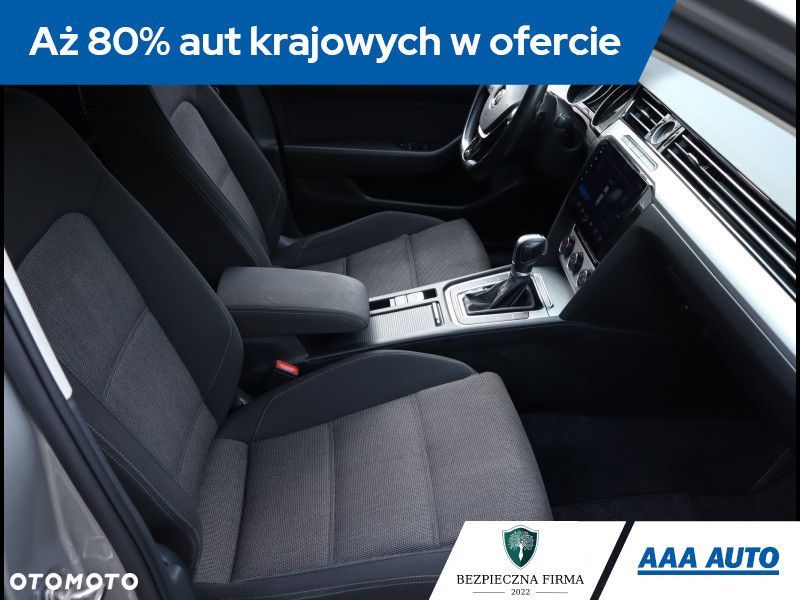 Volkswagen Passat - 10