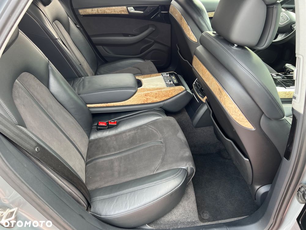 Audi A8 3.0 TDI DPF clean diesel quattro tiptronic - 14
