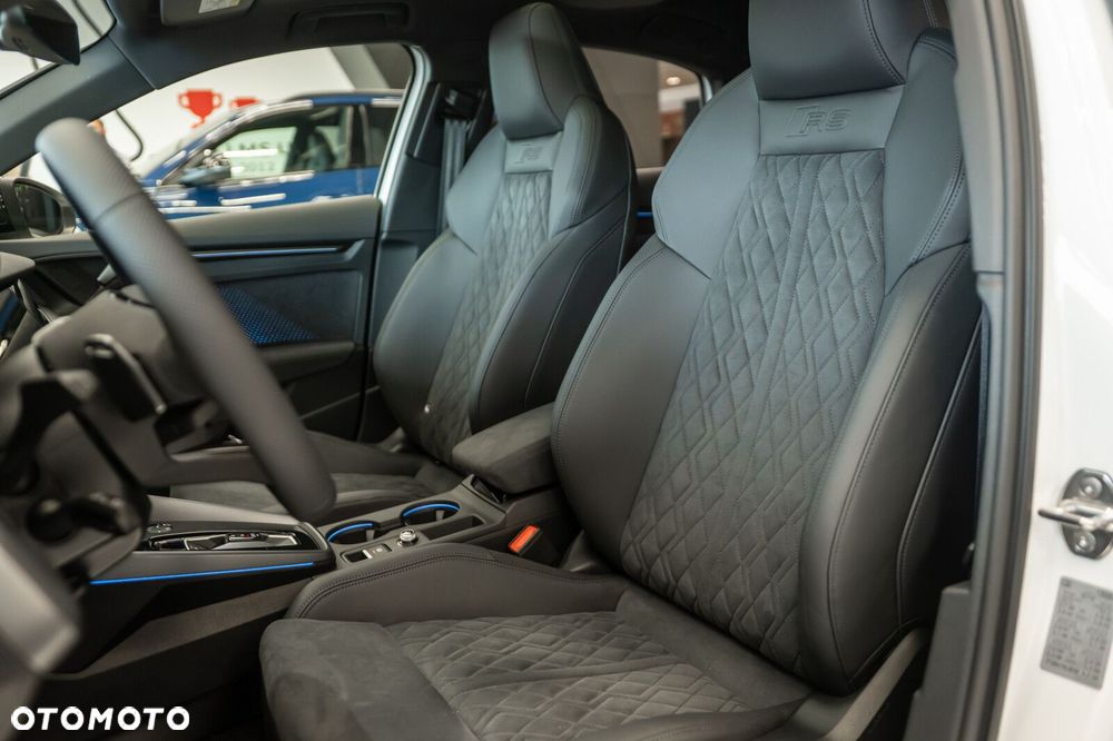 Audi RS3 Limousine - 8