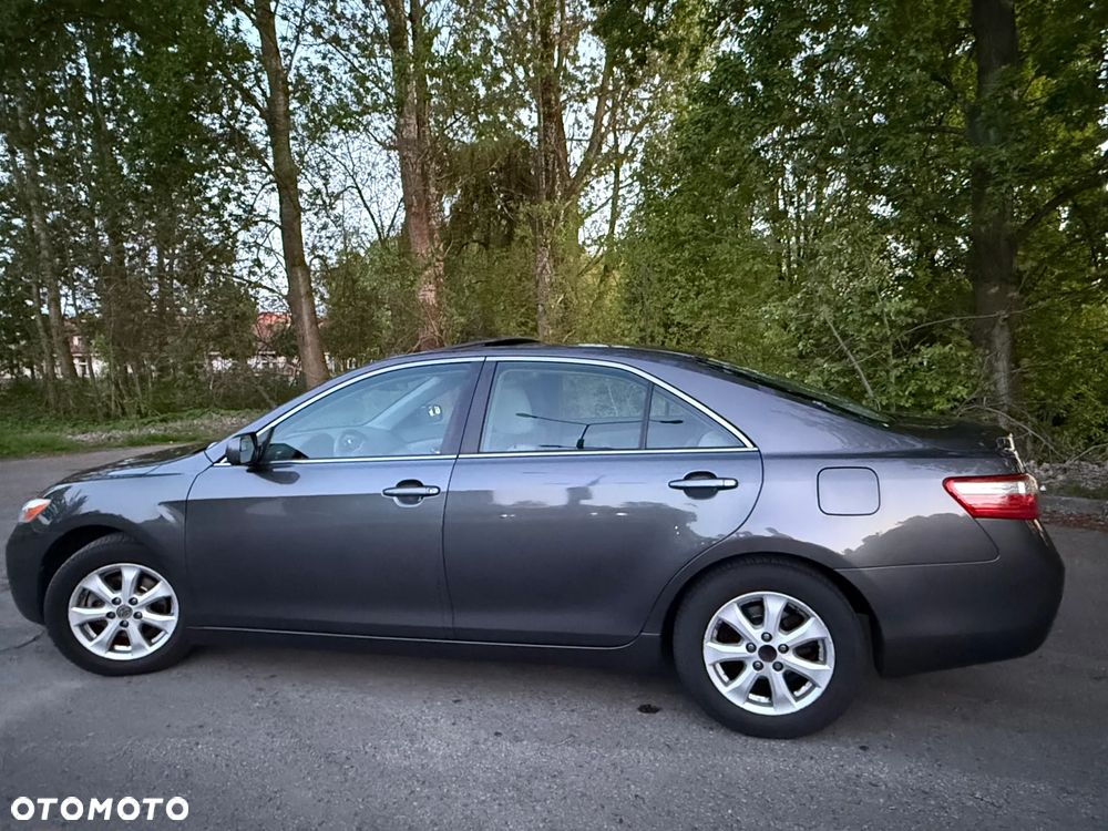 Toyota Camry - 9