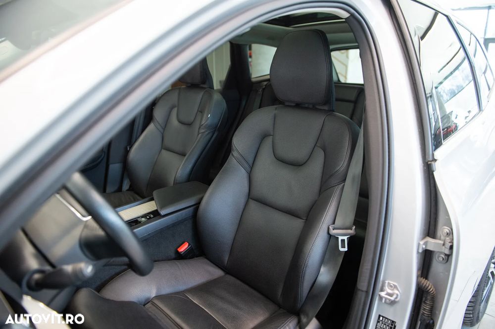 Volvo XC 60 Recharge T6 Twin Engine eAWD Inscription Expression - 17