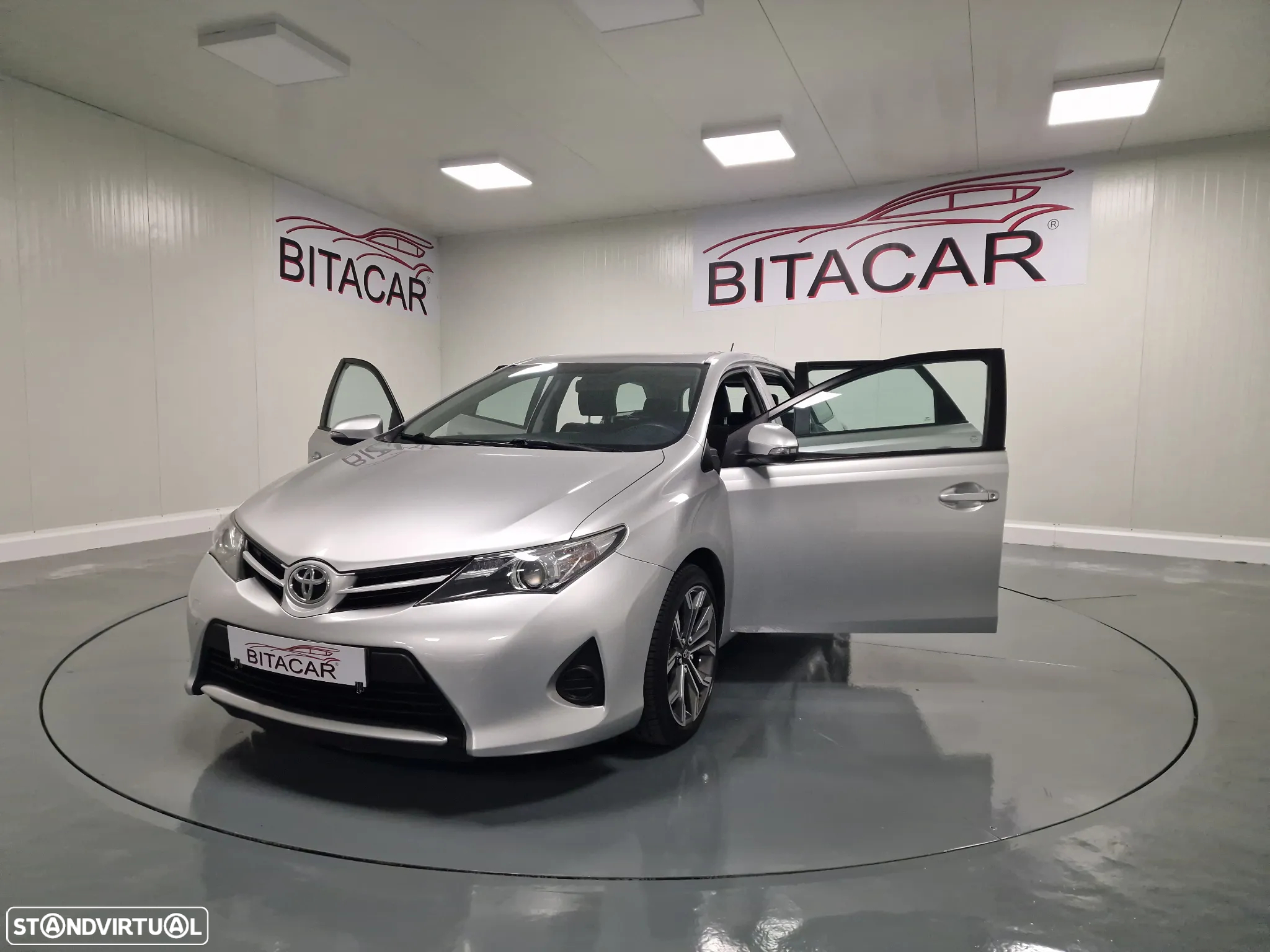Toyota Auris Touring Sports 1.4 D-4D Comfort+J16 - 14