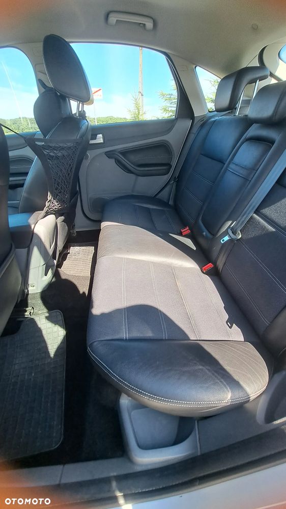 Ford Focus 1.8 FF Ghia - 8