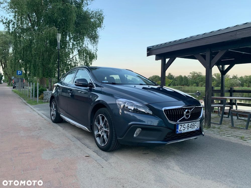 Volvo V40 Cross Country T3 Drive-E Ocean Race - 1