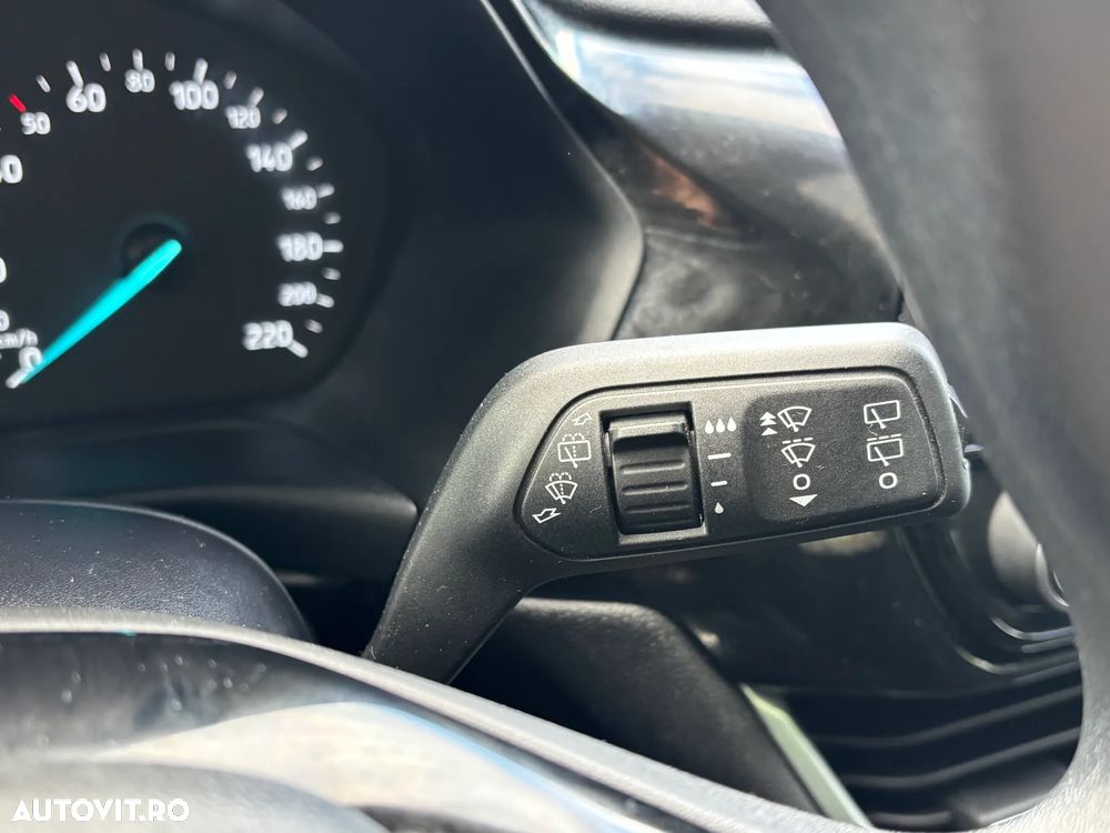 Ford Fiesta 1.1 Trend Connected - 18