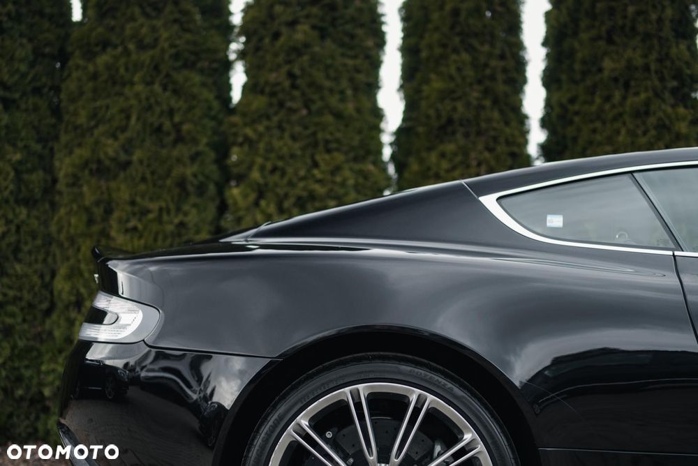 Aston Martin DB9 - 36