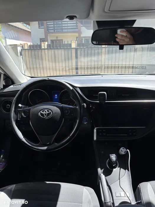 Toyota Auris 1.8 L VVT-i Sol - 5