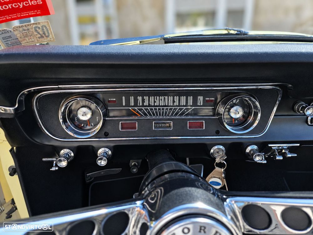 Ford Mustang - 37