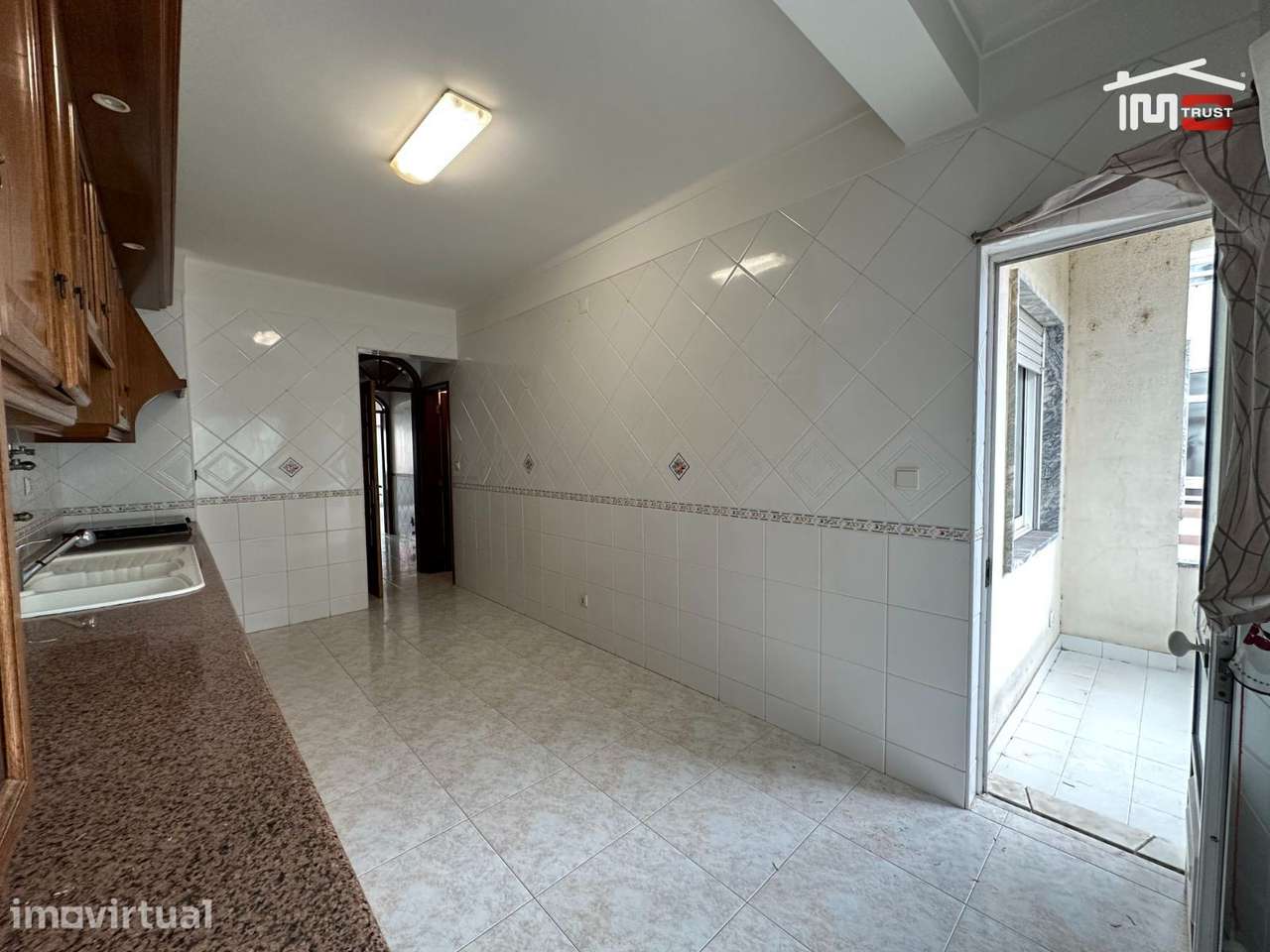 Fantástico apartamento T3 com Varanda e Coz. Semi- Equipada - Grande imagem: 5/22
