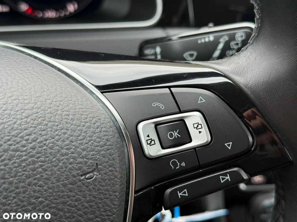 Volkswagen Golf 2.0 TDI (BlueMotion Technology) Highline - 24