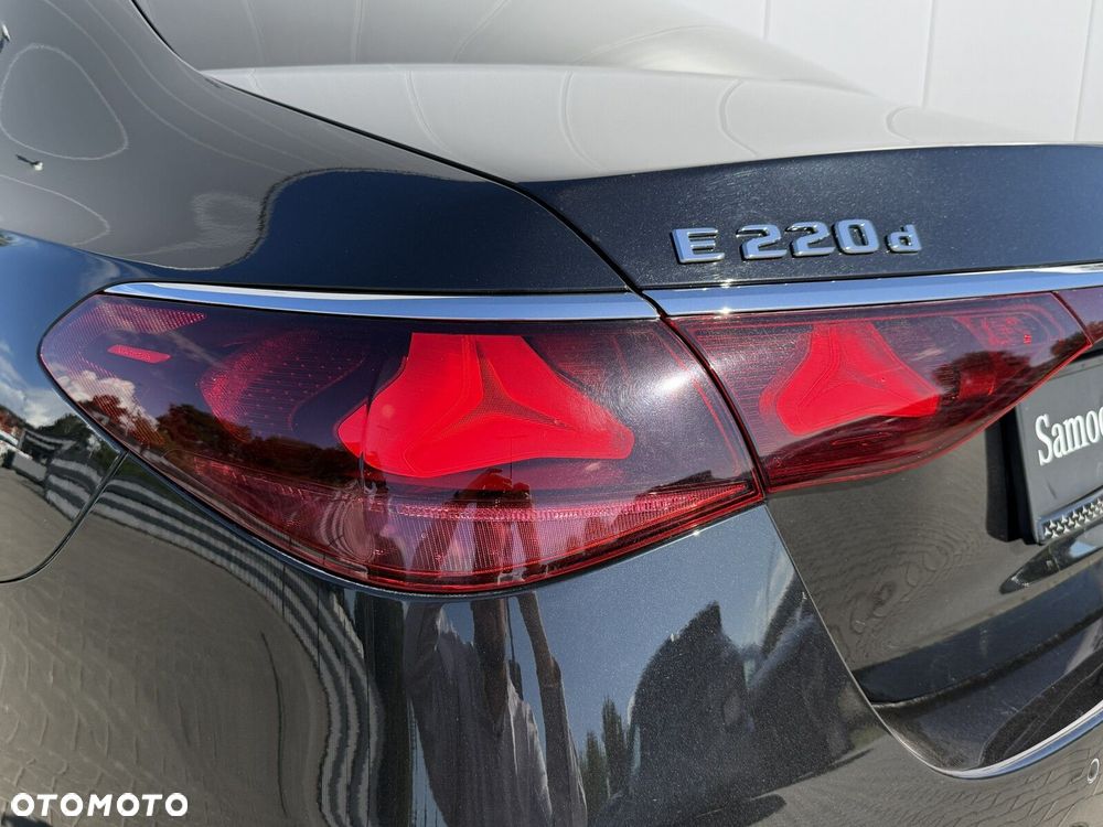 Mercedes-Benz Klasa E 220 d mHEV 4-Matic AMG 9G-Tronic - 12