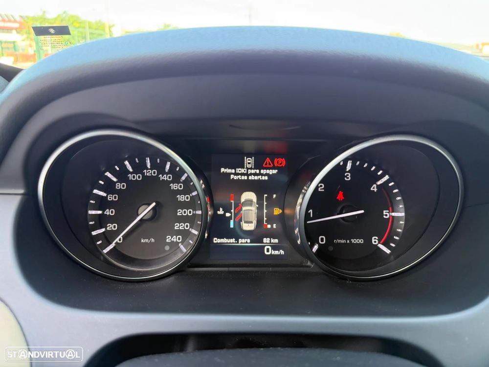 Land Rover Discovery Sport 2.0 TD4 HSE Luxury - 23
