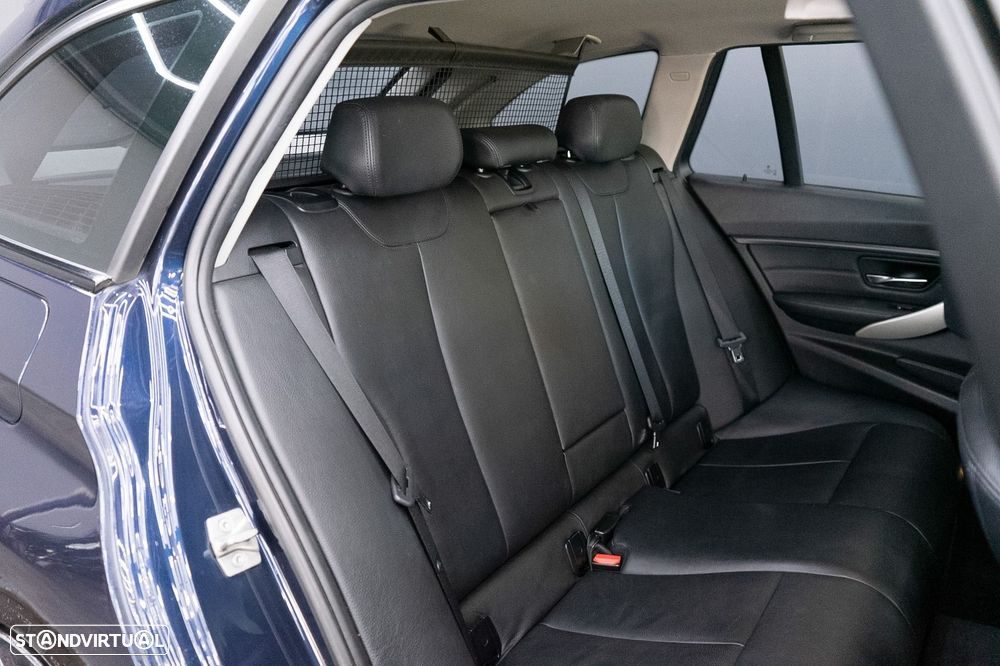 BMW 320 d Auto Pack M - 8