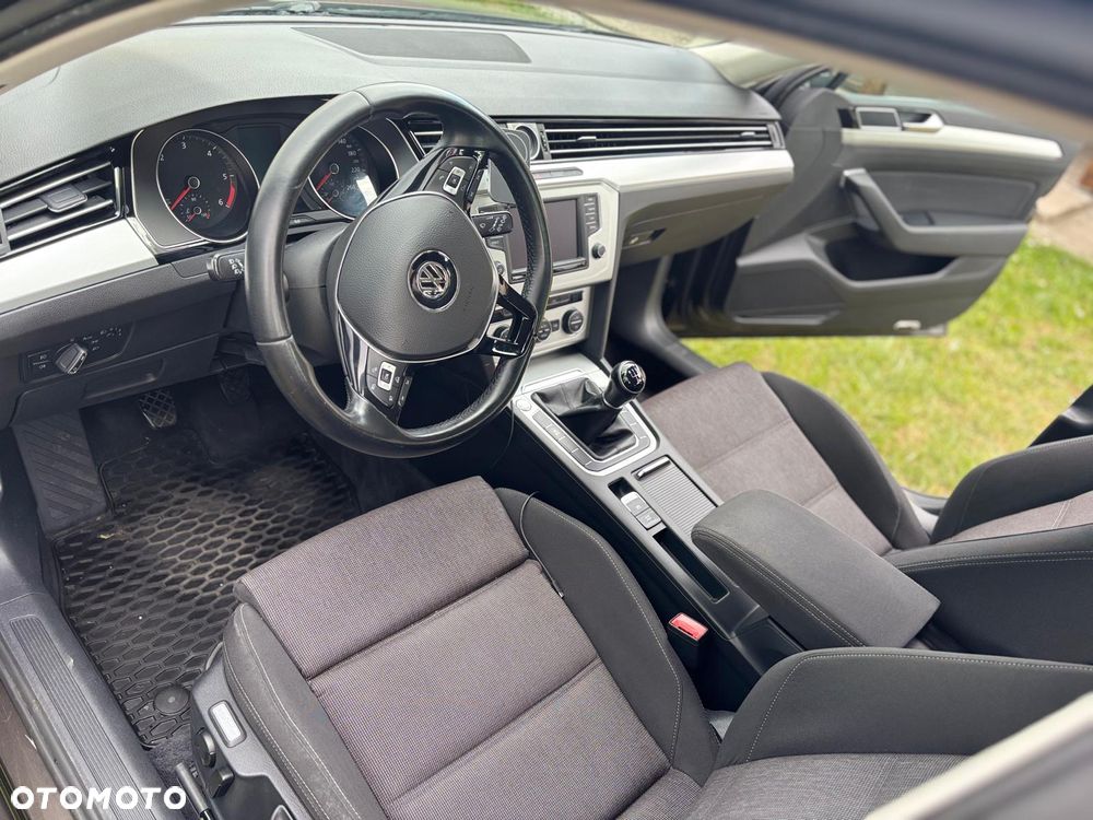 Volkswagen Passat Variant 2.0 TDI SCR BlueMotion Highline - 11