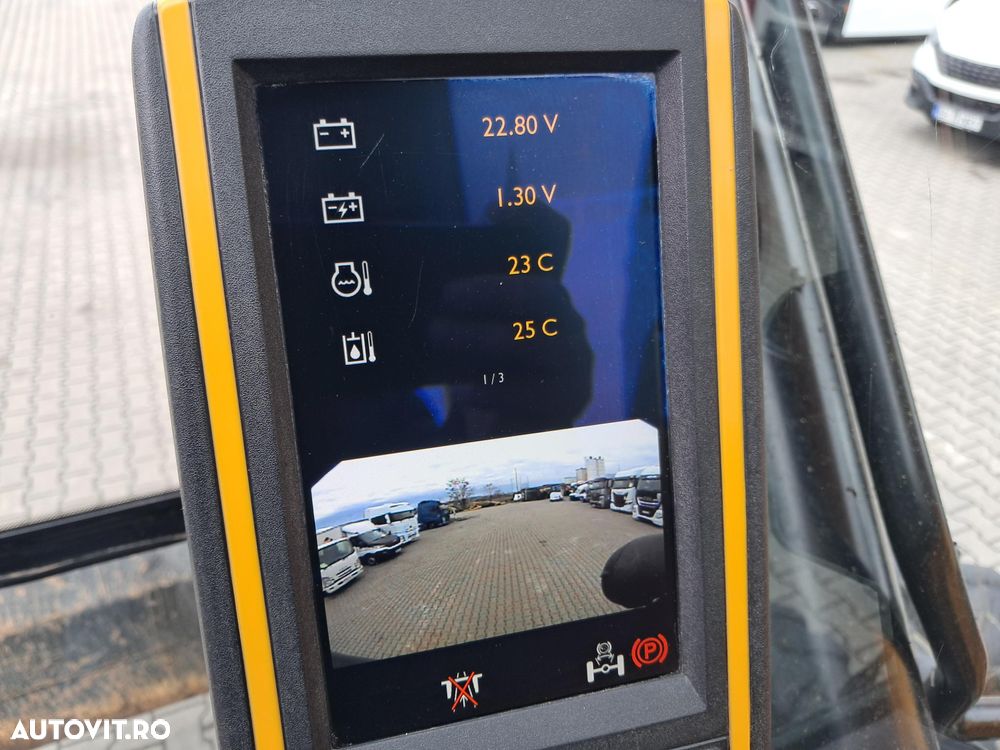 JCB js160w excavator pe roti - 29