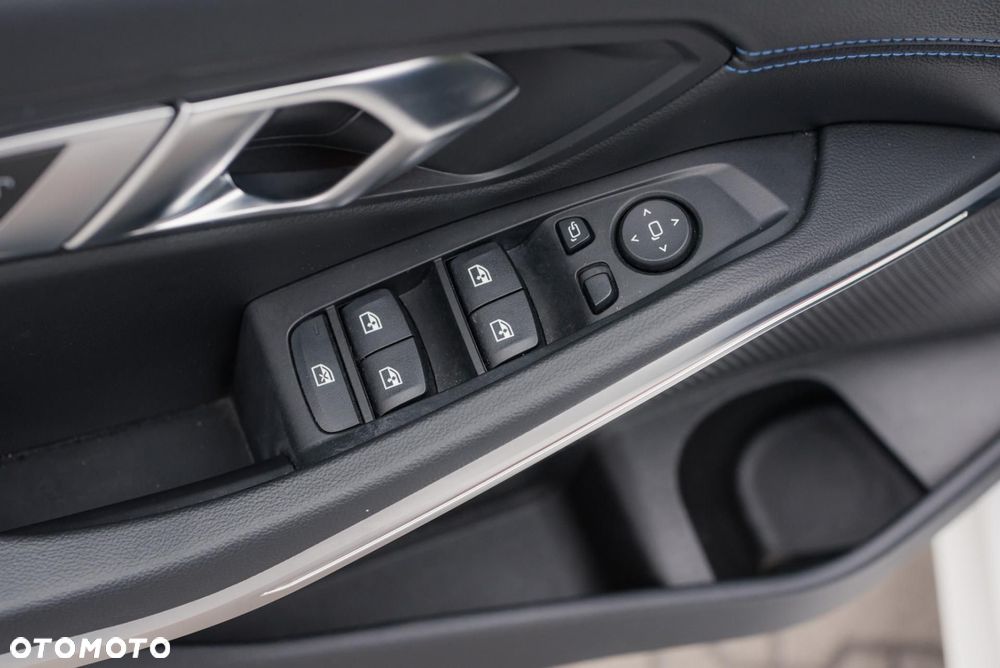 BMW Seria 3 320d xDrive M Sport sport - 32
