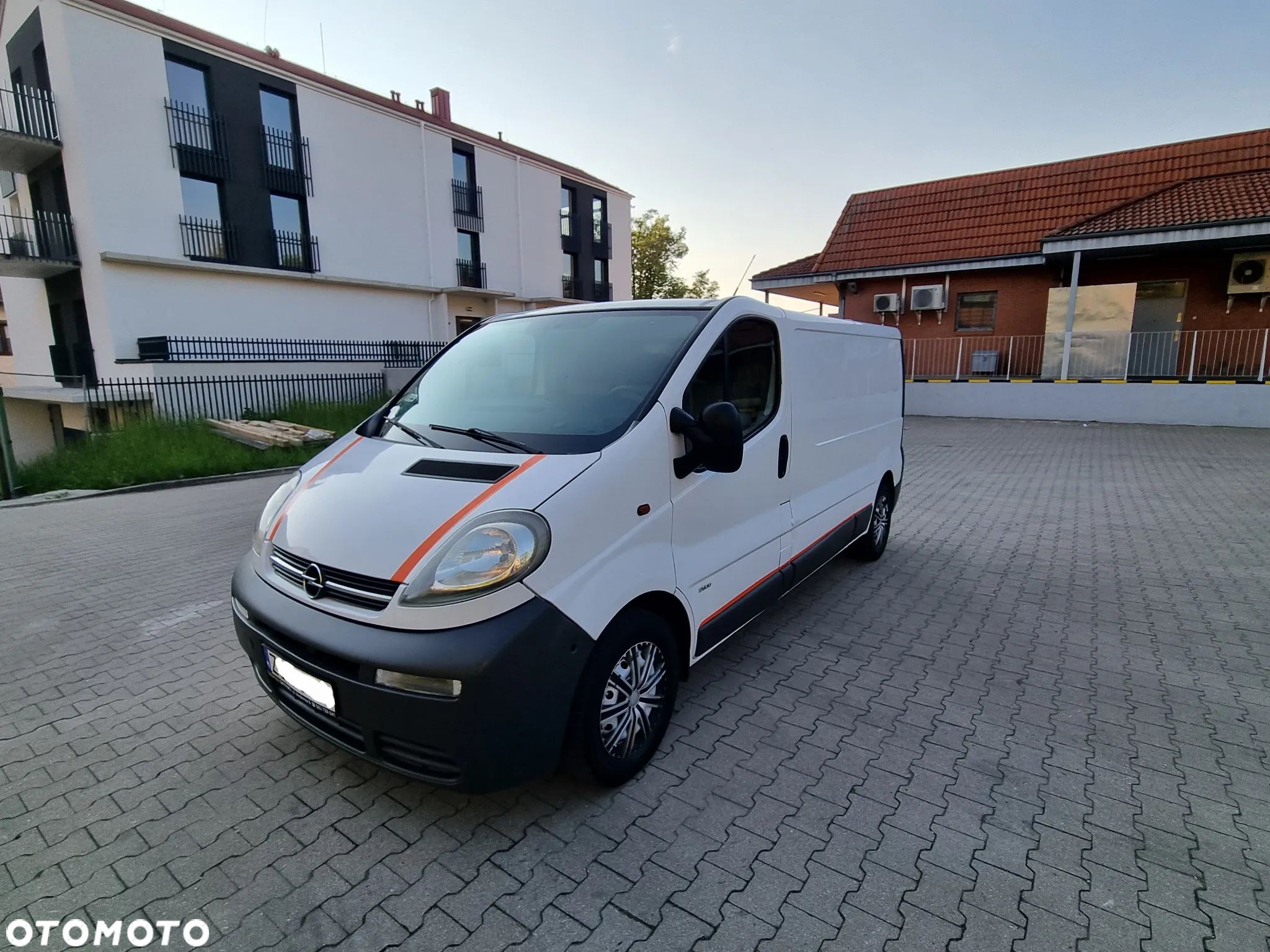 Opel Vivaro - 1