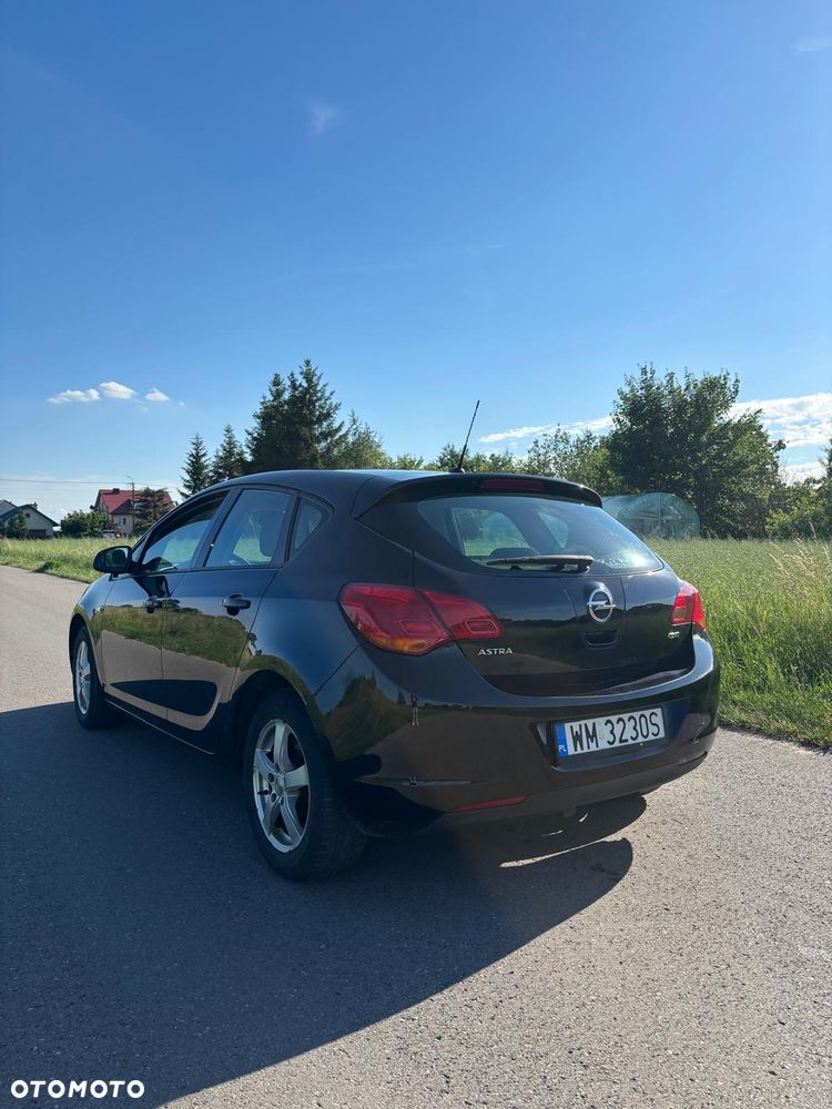 Opel Astra 1.7 CDTI - 7