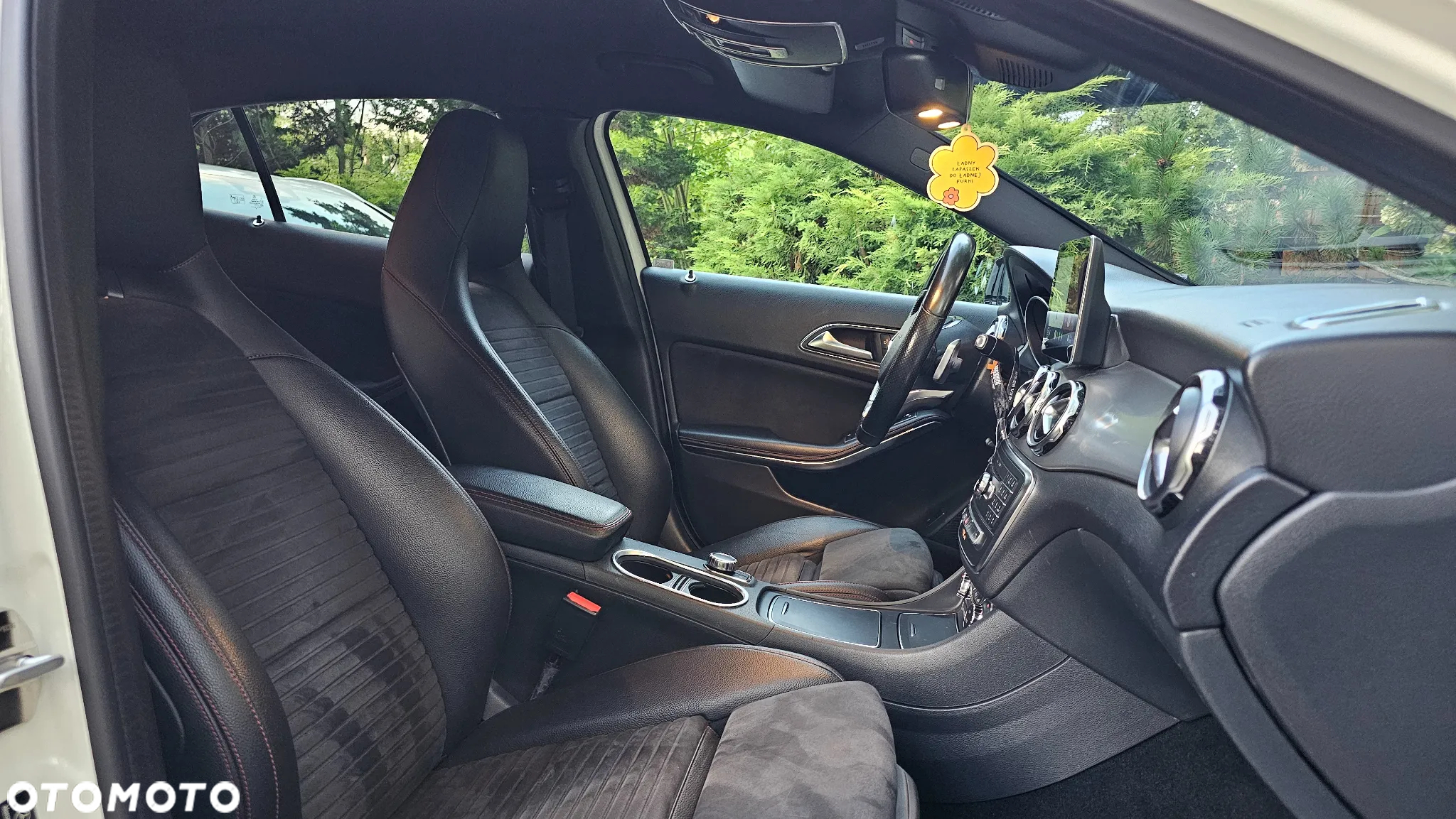 Mercedes-Benz GLA 200 d 7G-DCT AMG Line - 16