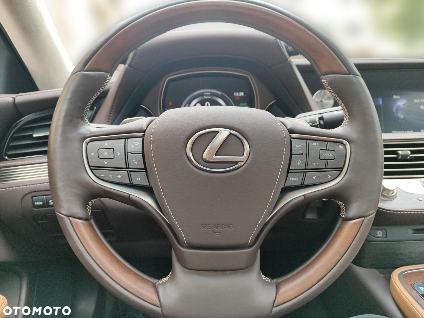 Lexus LS 500h Prestige AWD - 20