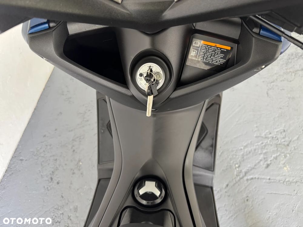 Yamaha NMAX - 23