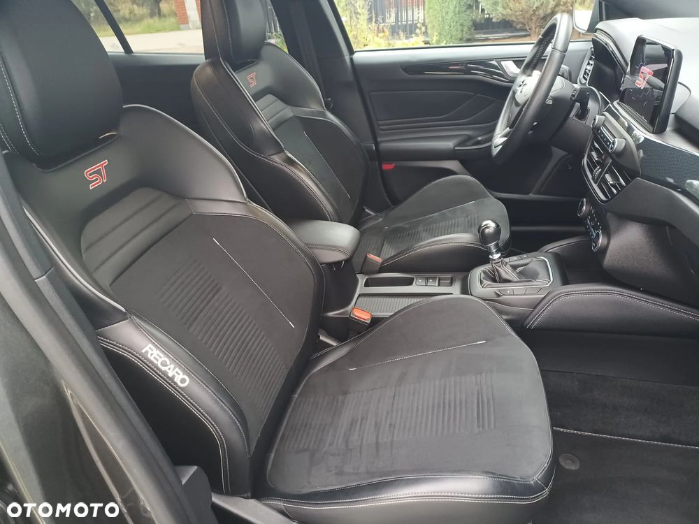 Ford Focus 2.3 EcoBoost S&S ST Edition - 12