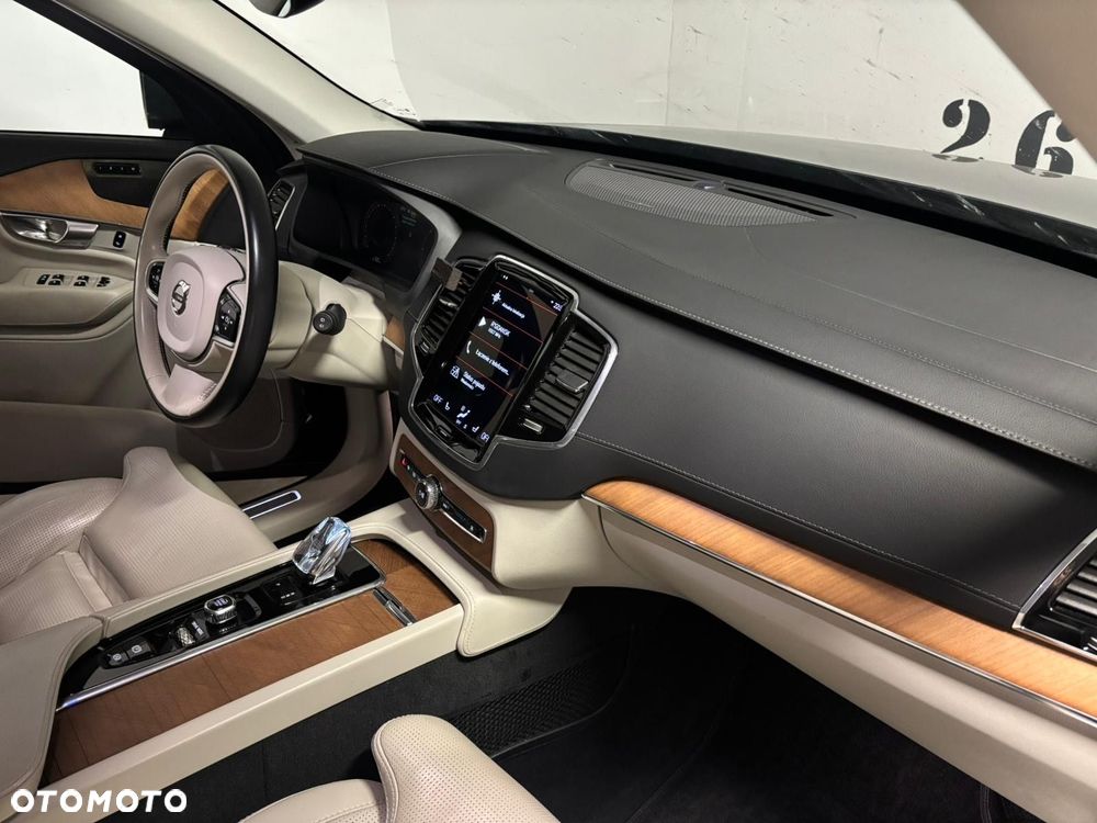 Volvo XC 90 - 8