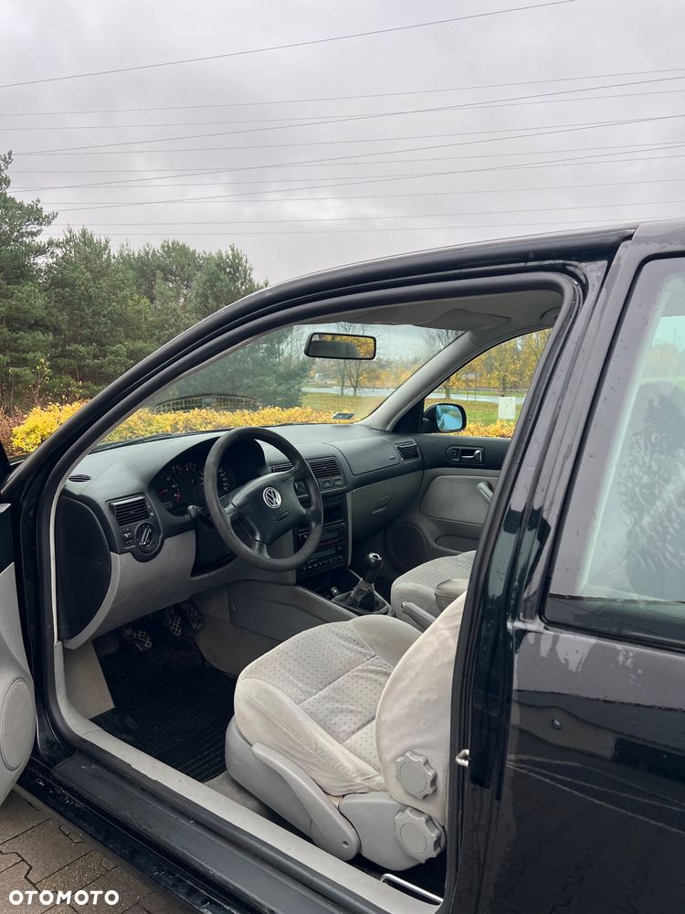 Volkswagen Golf 1.6 - 6