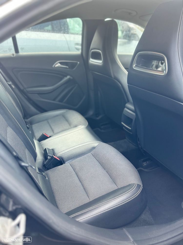 Mercedes-Benz CLA 180 d - 9