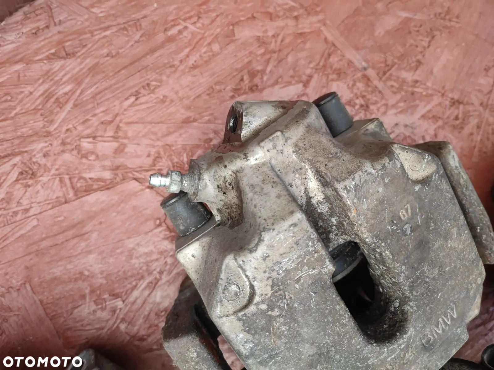 BMW E60 / E60 LCI / E61 / E61 LCI / E63 / E63 LCI / E64 / E64 LCI / E65 / E66. ORYGINALNE ZACISKI HAMULCOWE + JARZMA DO SILNIKÓW GAMY M57D25 / M47D20 / M54B22 / M54B25 POD TARCZĘ HAMULCOWĄ PRZÓD 310MM / TYŁ 320MM. O NR: 6 753 659 / 6 753 660 / 6 765 909 / 6 765 910 OEM. SPRAWNE W 100%. - 14