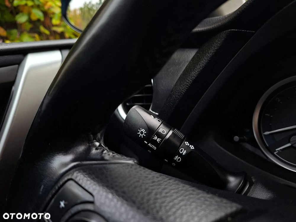 Toyota Auris 1.6 Valvematic Executive - 27