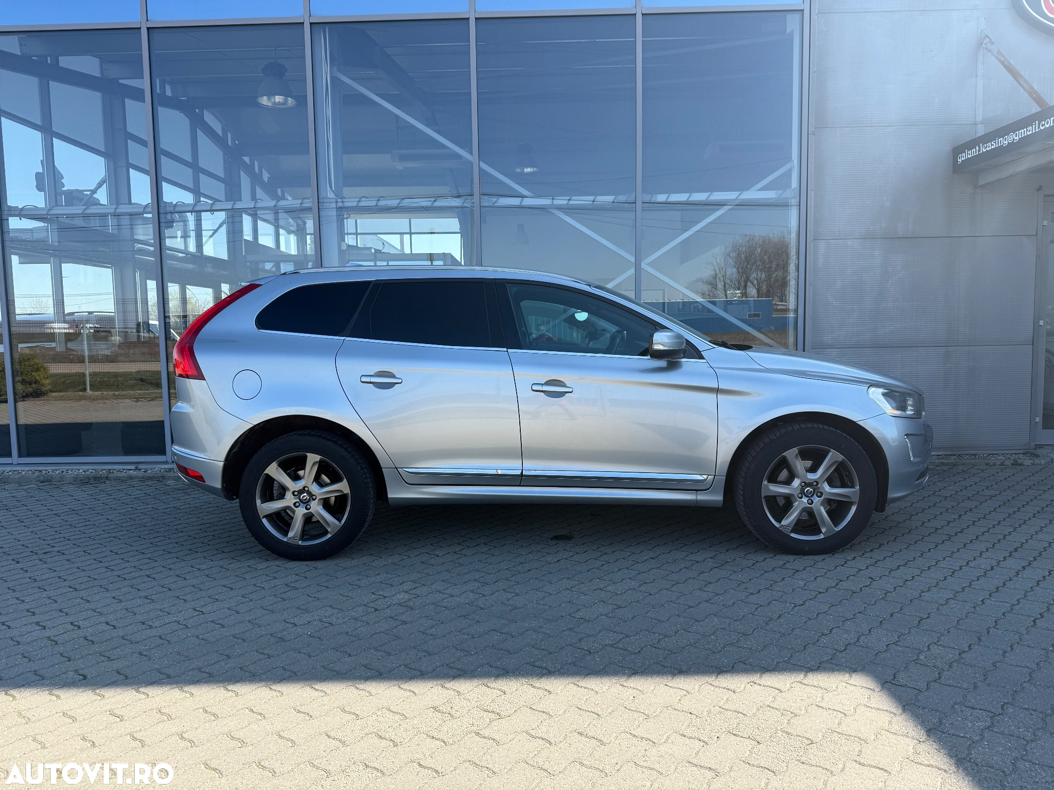 Volvo XC 60 D5 AWD Aut. Summum - 11