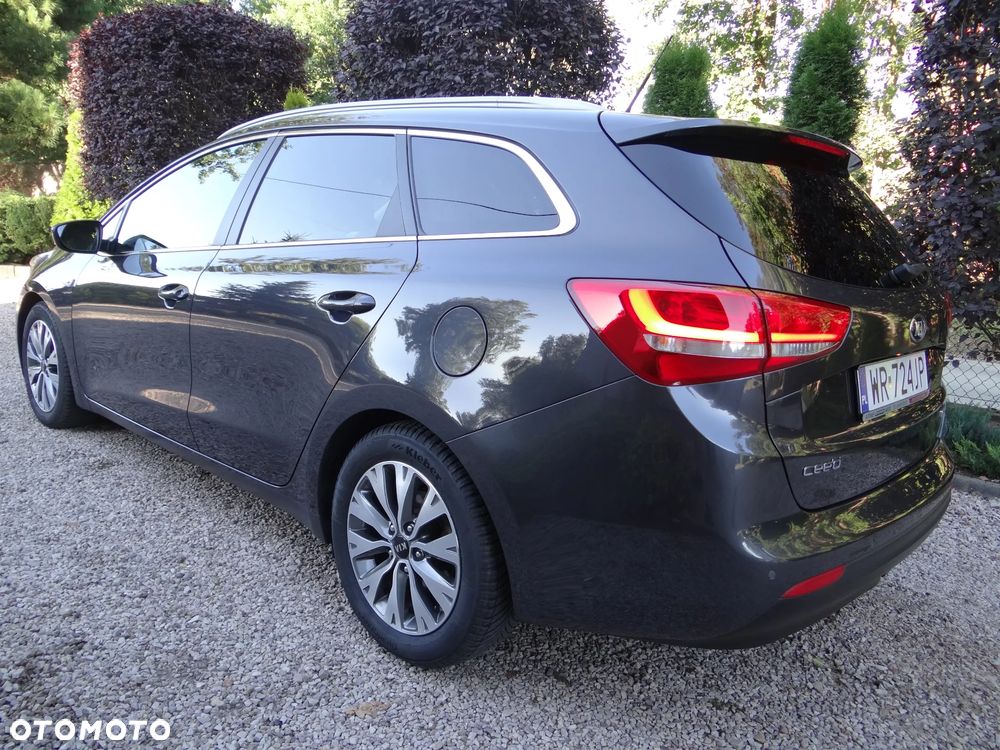 Kia Ceed 1.4 CVVT Dream-Team Edition - 10