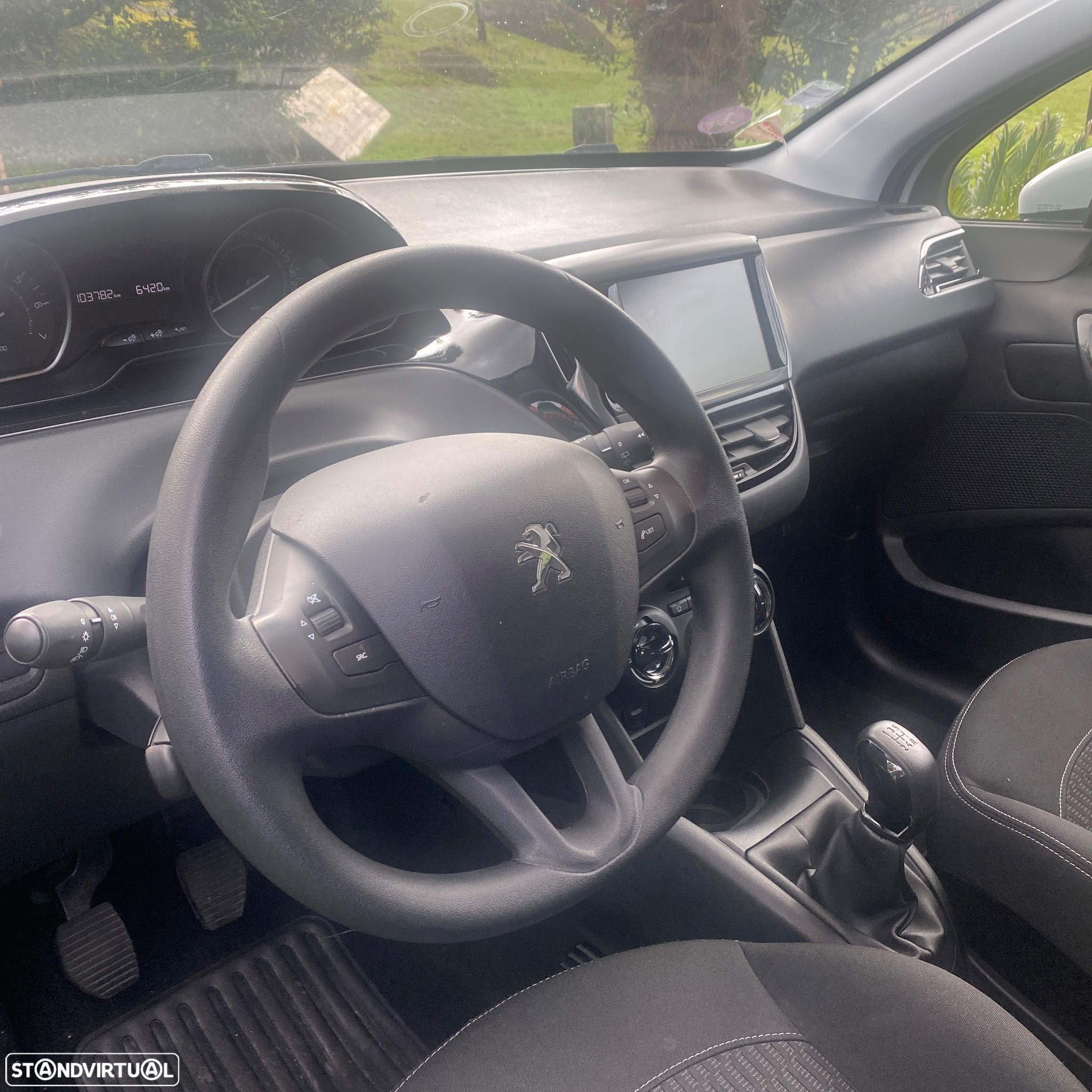 Peugeot 208 1.2 PureTech Style - 13