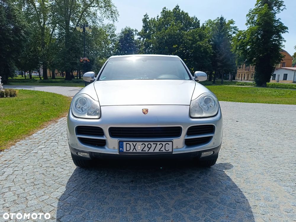 Porsche Cayenne - 2