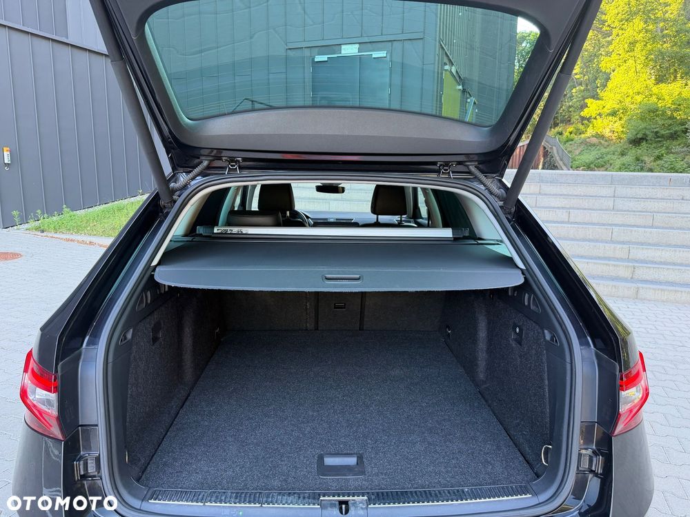 Skoda Superb 2.0 TDI 4x4 DSG L&K - 23