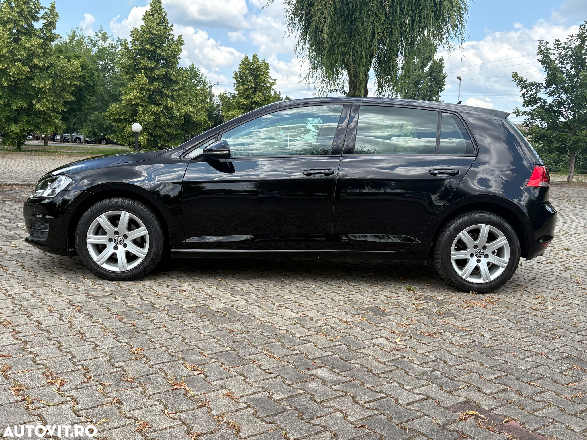 Volkswagen Golf 1.6 TDI DSG BMT Comfortline - 4