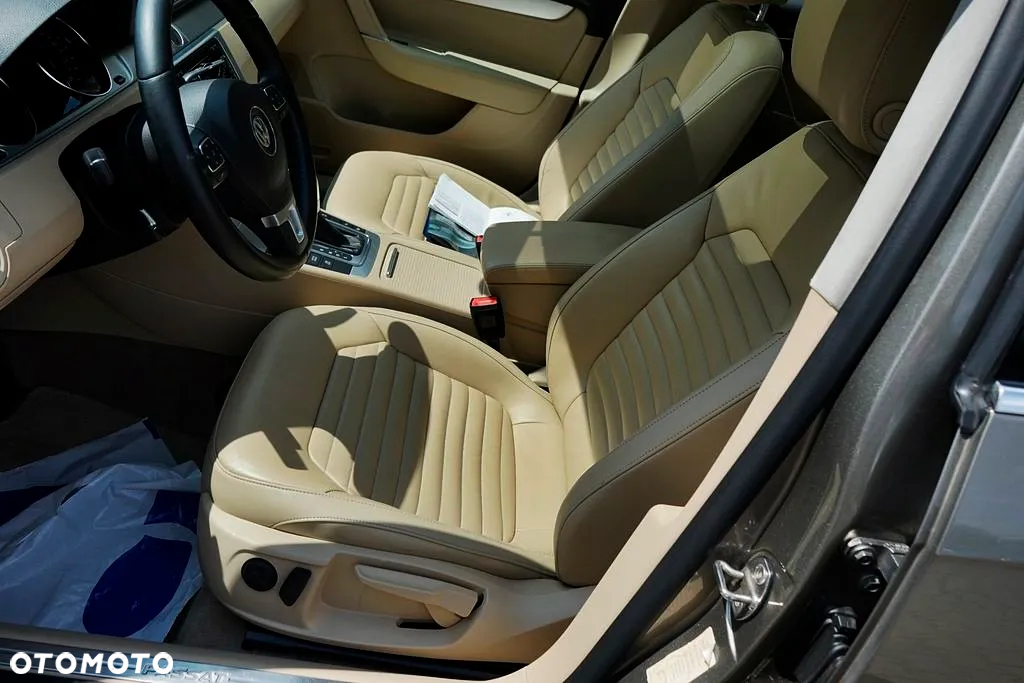 Volkswagen Passat - 13