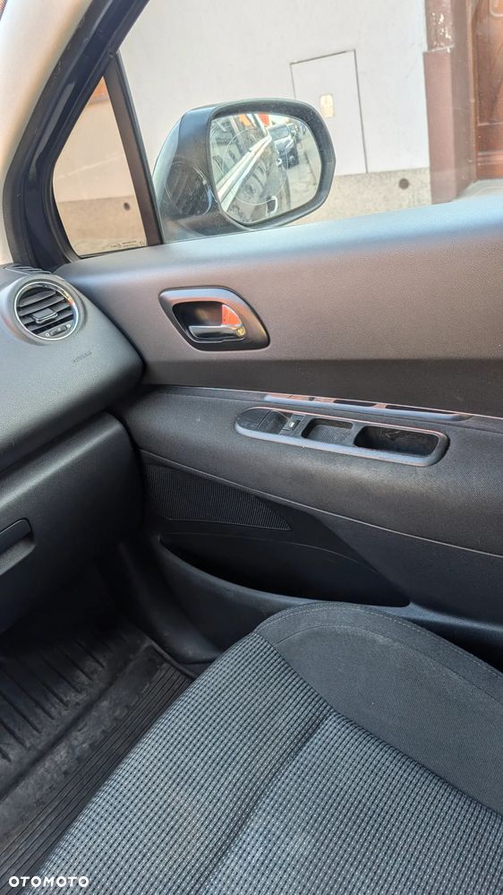 Peugeot 5008 1.6 e-HDi Active S&S - 4