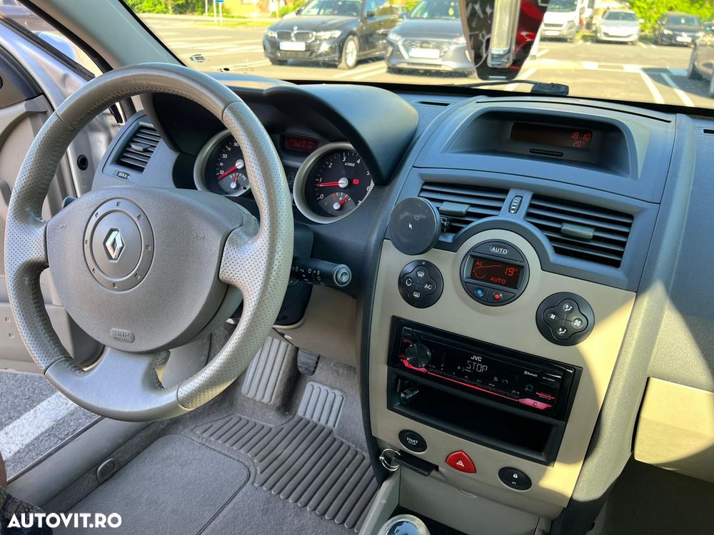 Renault Megane II 1.6 Influence - 10